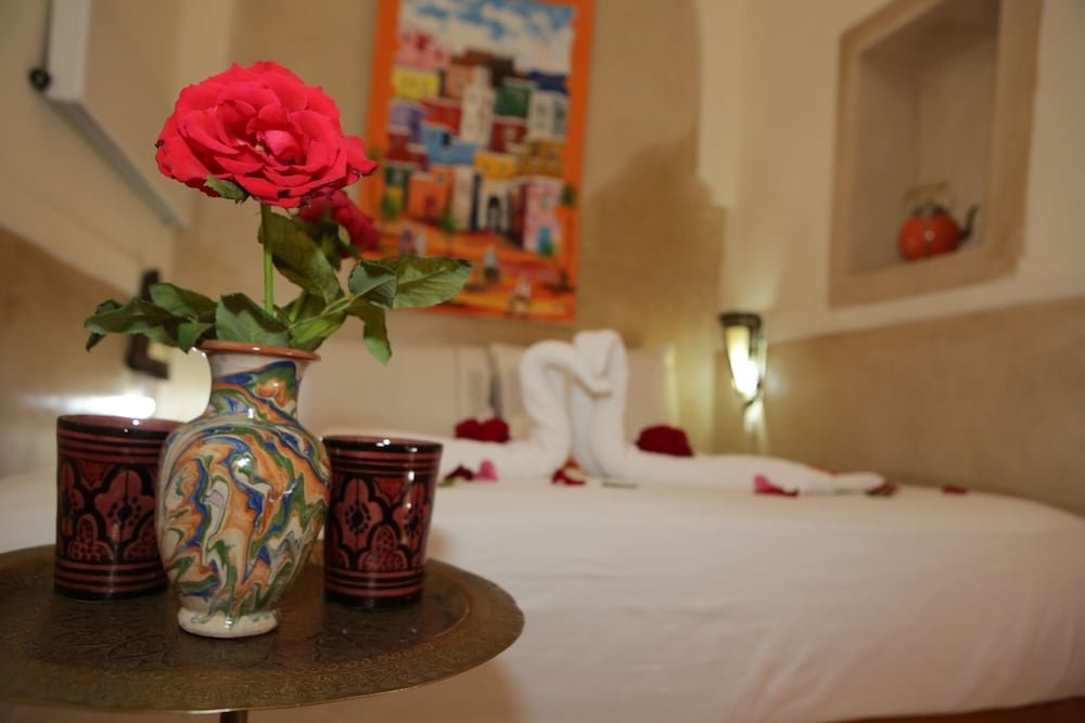 Deluxe Double room Riad white flowers