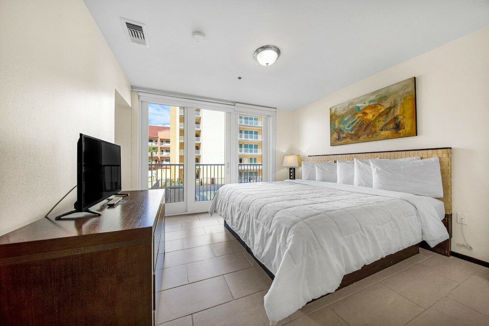 Standard Double room with balcony Peninsula Island Resort & Spa - Beachfront Property at South Padre Island