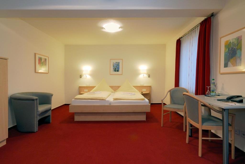 Standard Double room Hotel am Schlossberg