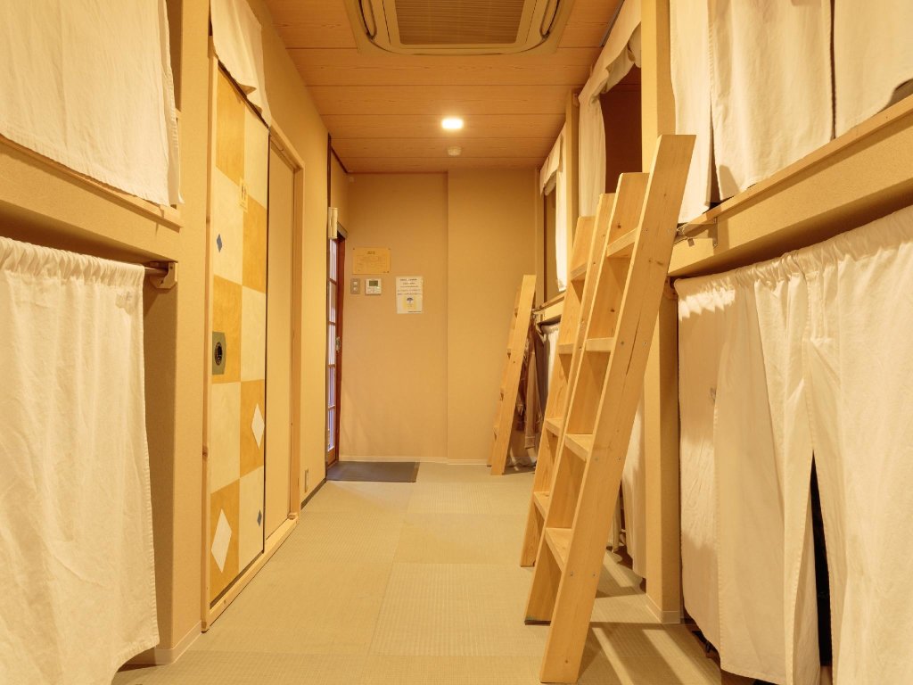 Bed in Dorm Gion Ryokan Q-beh