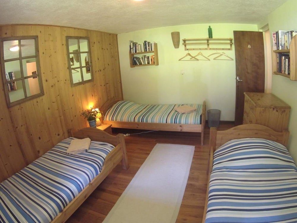 Comfort Triple room with mountain view B&B Chalet Les Frenes