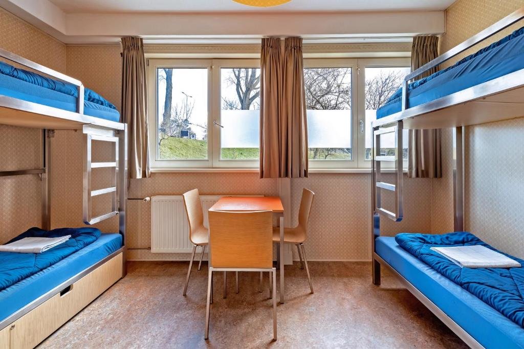 Standard Triple room Stayokay Hostel Noordwijk