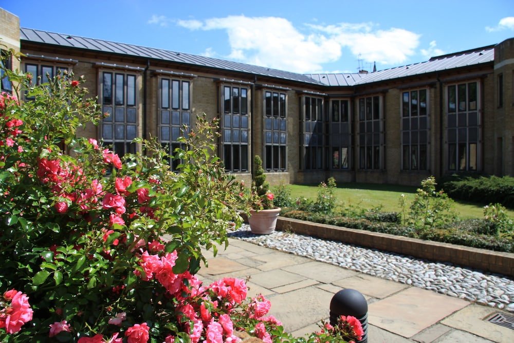 Одноместный номер Standard с видом на внутренний двор Canterbury Cathedral Lodge