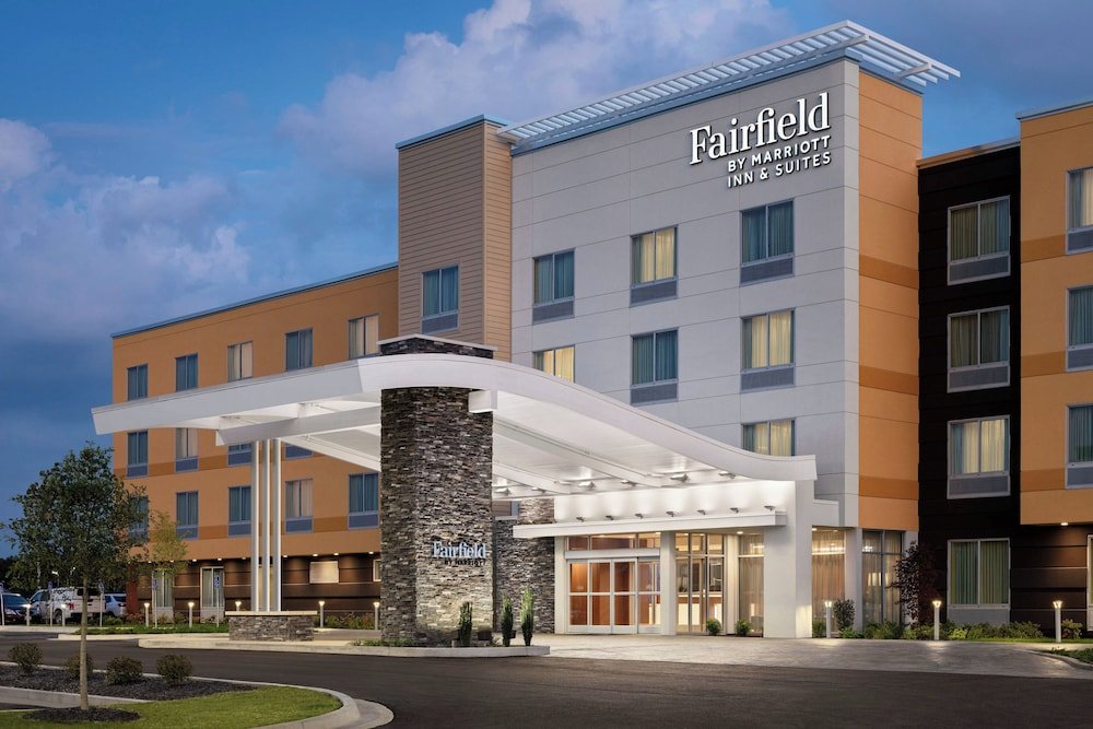 Четырёхместный номер Standard Fairfield by Marriott Inn & Suites Clear Lake