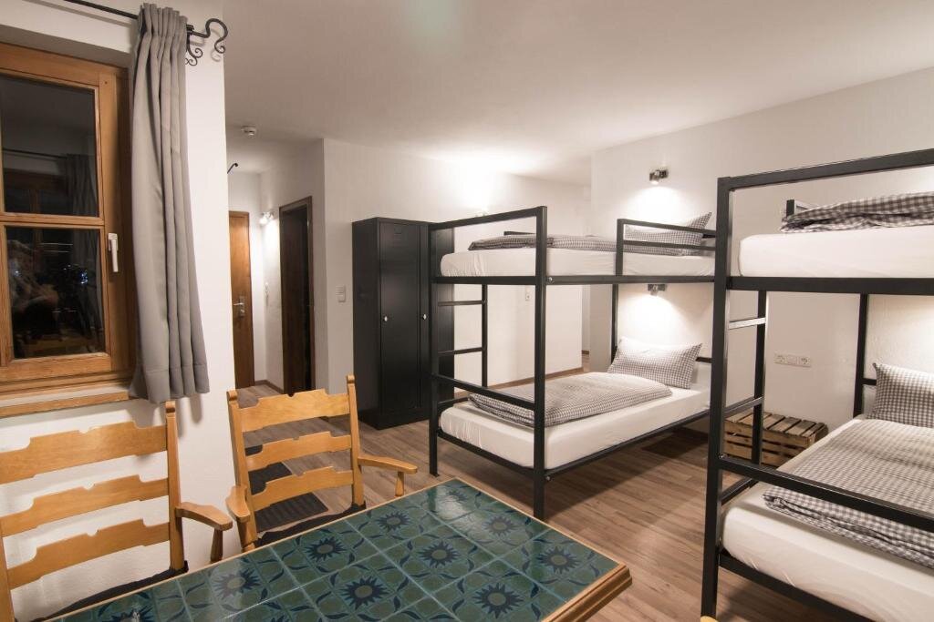 Кровать в общем номере Mellow Mountain Hostel