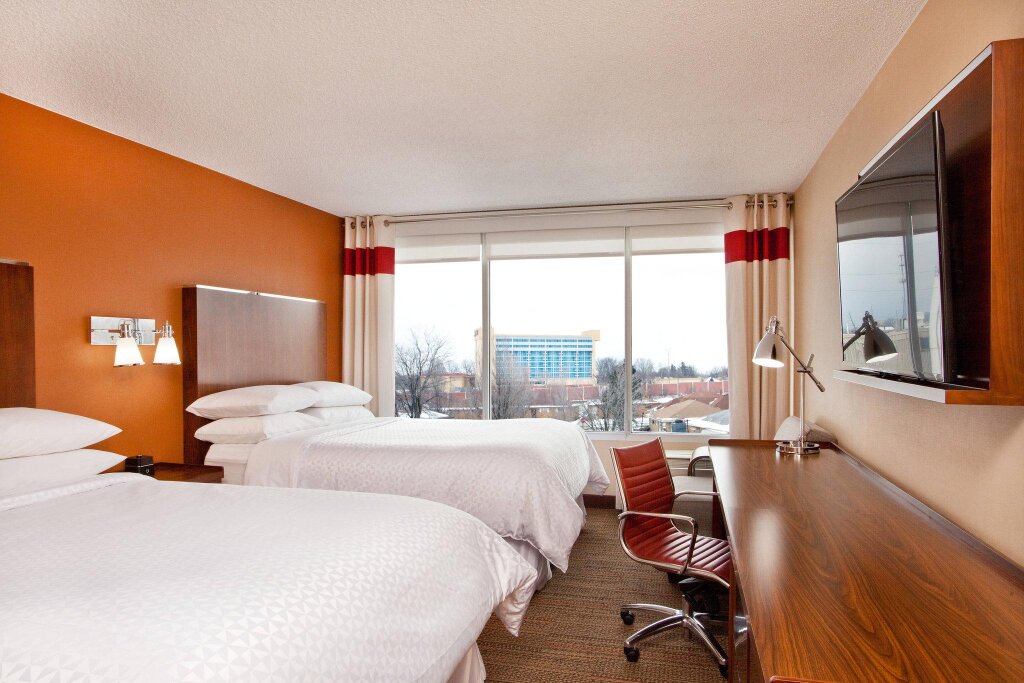 Двухместный номер Standard Four Points by Sheraton Cleveland Airport
