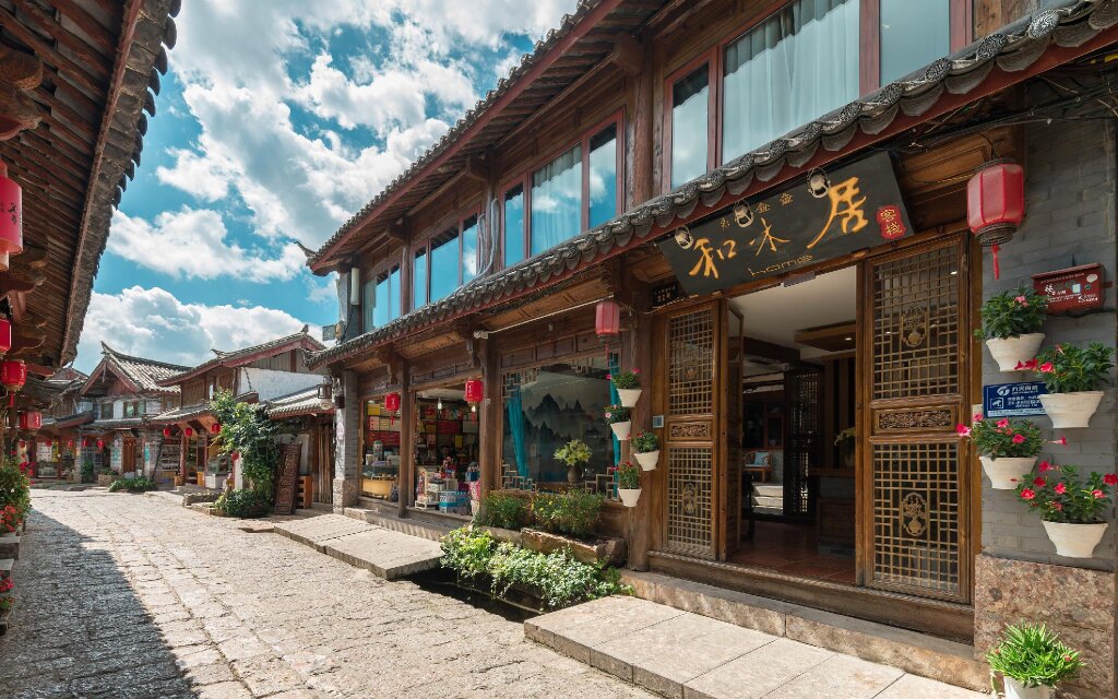 Двухместный семейный люкс Lijiang Heluju Inn