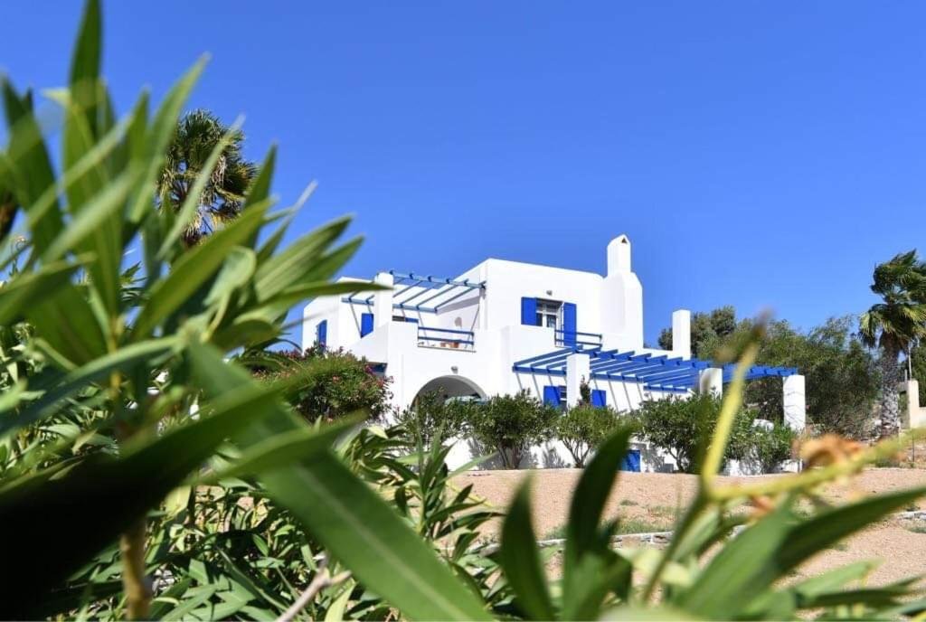 Villa Villa Blue & White at Golden Beach