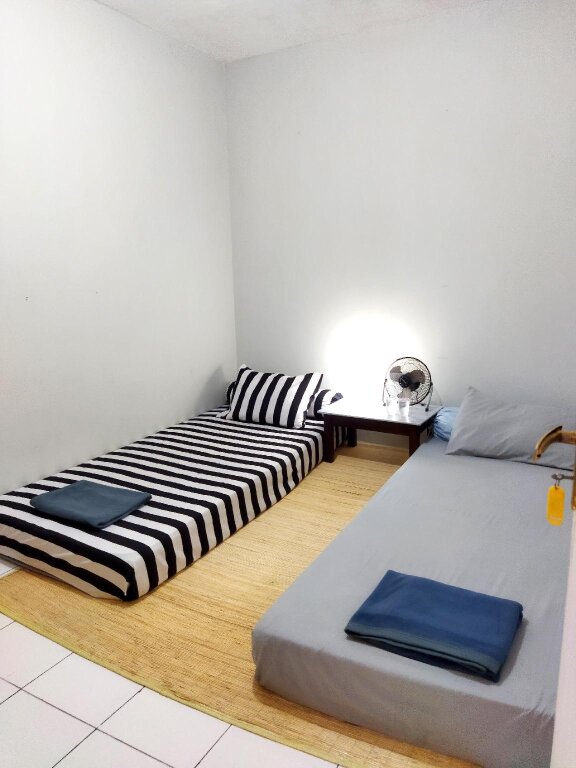 Кровать в общем номере (женский номер) Hannah Room - Khusus Putri
