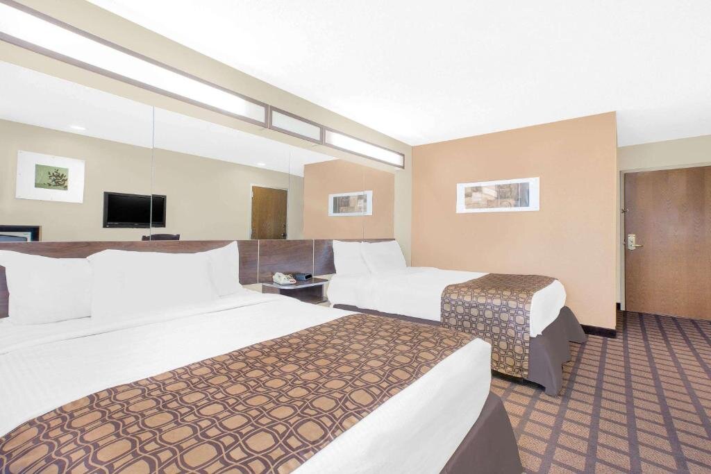 Двухместный номер Standard Microtel Inn & Suites by Wyndham Franklin
