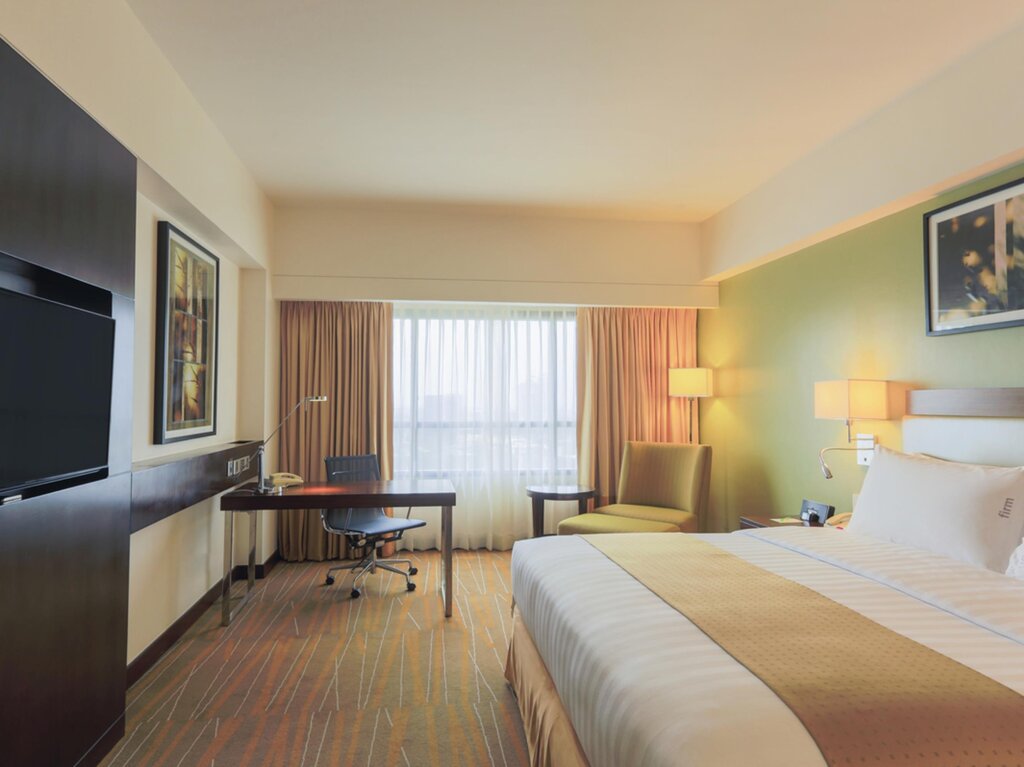 Номер Standard Holiday Inn & Suites Makati, an IHG Hotel