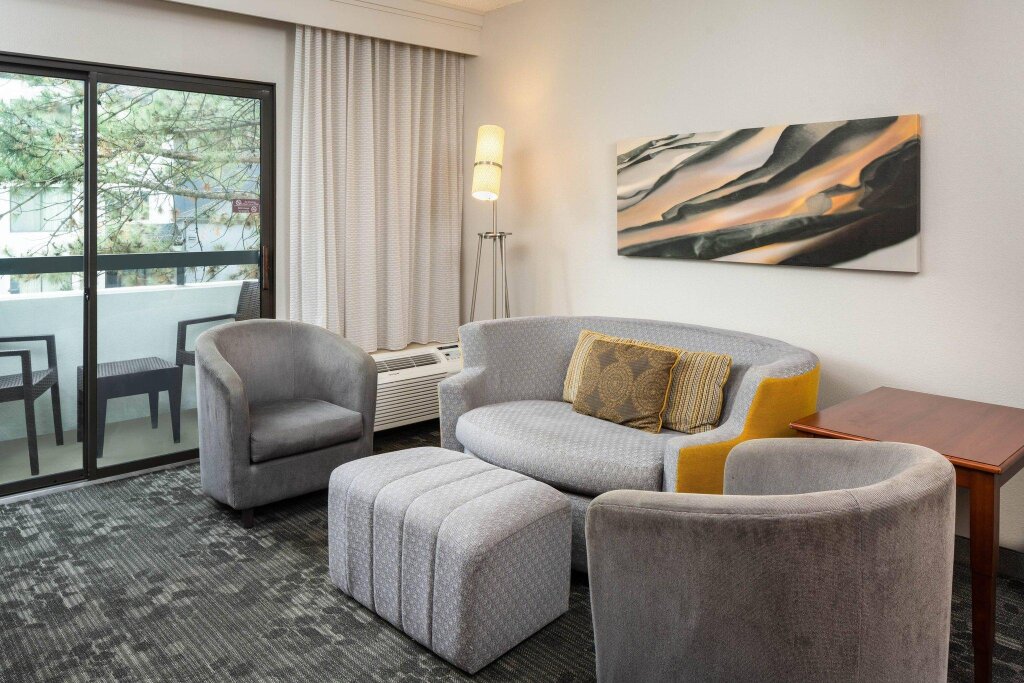 Suite doble 1 dormitorio con balcón Courtyard by Marriott Chicago Wood Dale