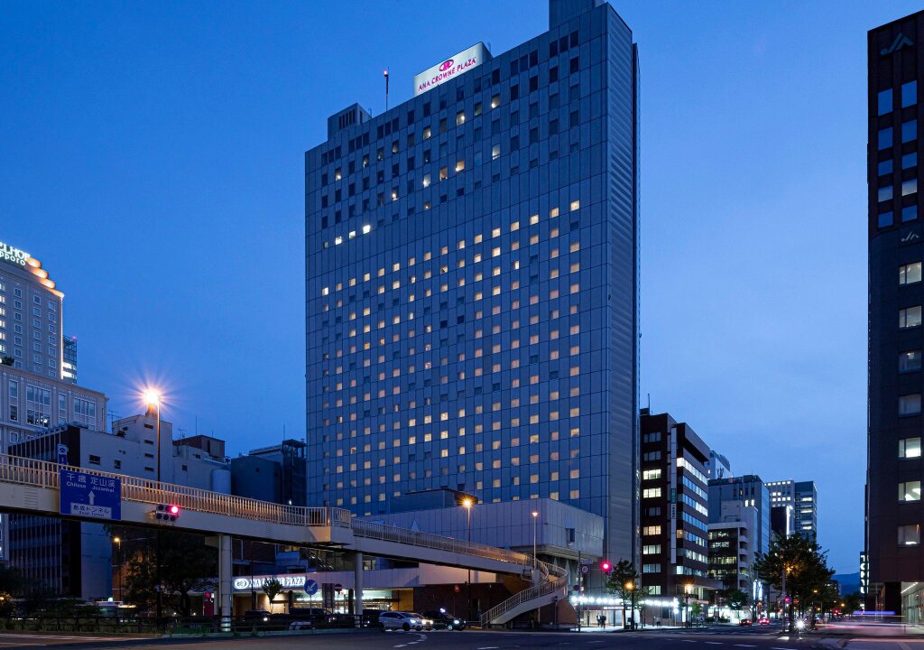 Люкс ANA Crowne Plaza Sapporo, an IHG Hotel