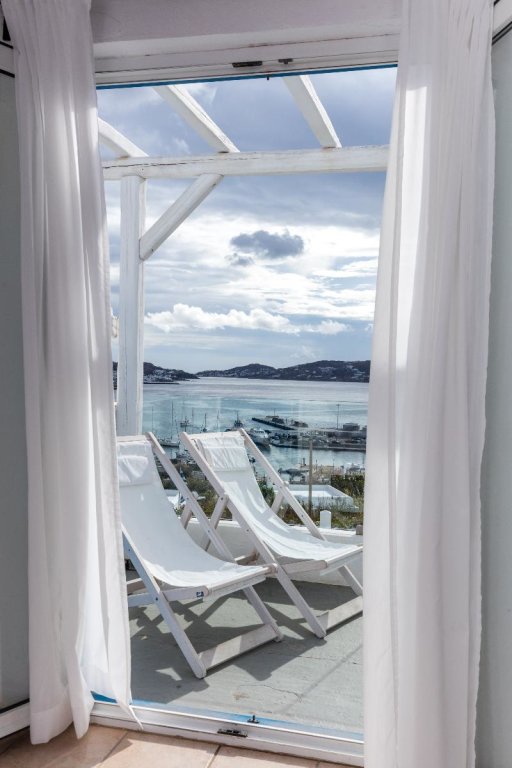 Двухместный номер Superior с балконом и с видом на море Rhenia Hotel