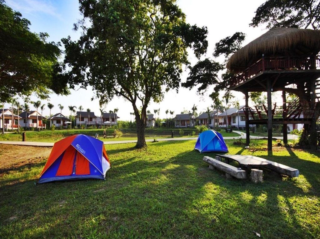 Кровать в общем номере Rai Lam Poo Farm and Camping Resort