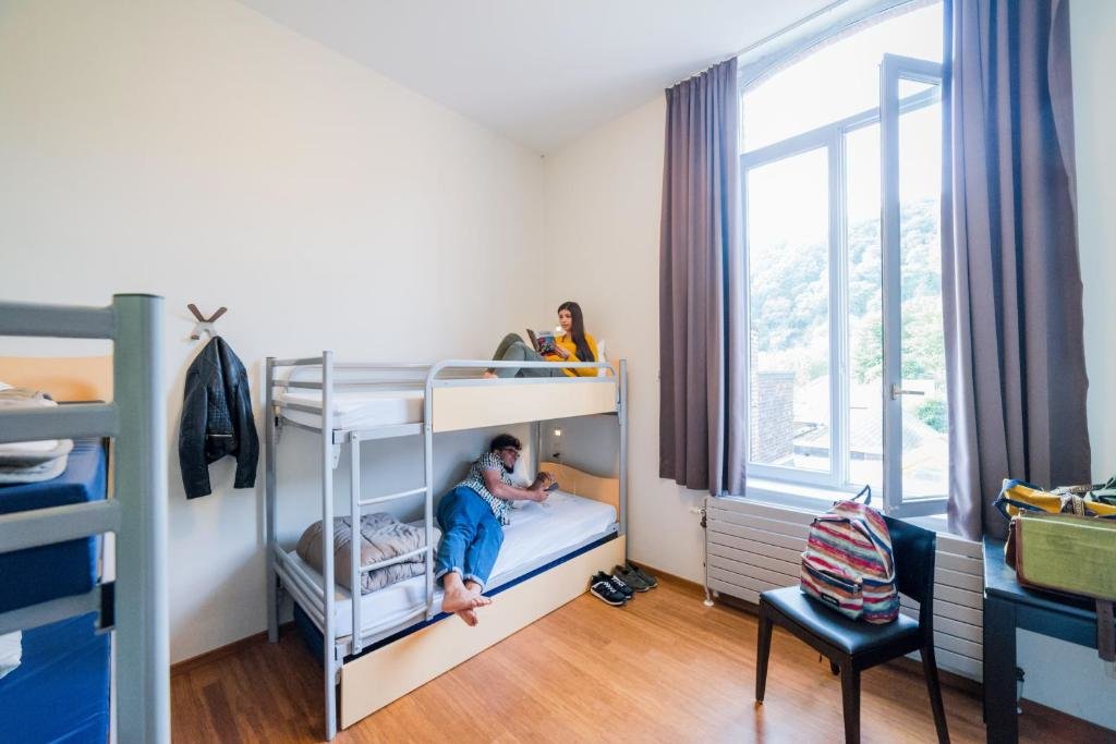 Cama en dormitorio compartido (dormitorio compartido femenino) Auberge de Jeunesse de Namur