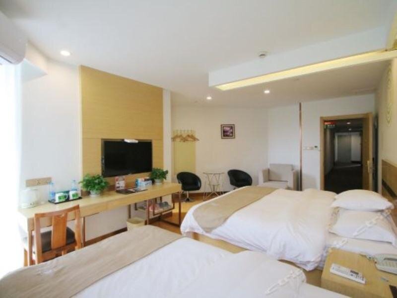 Suite GreenTree Inn Shanghai Minxing Beiqiao Station Express Hotel