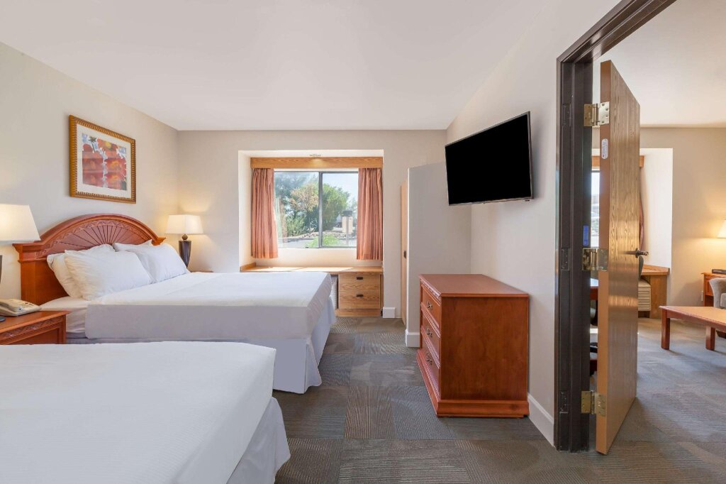 1 Bedroom Quadruple Suite Days Inn by Wyndham Camp Verde Arizona