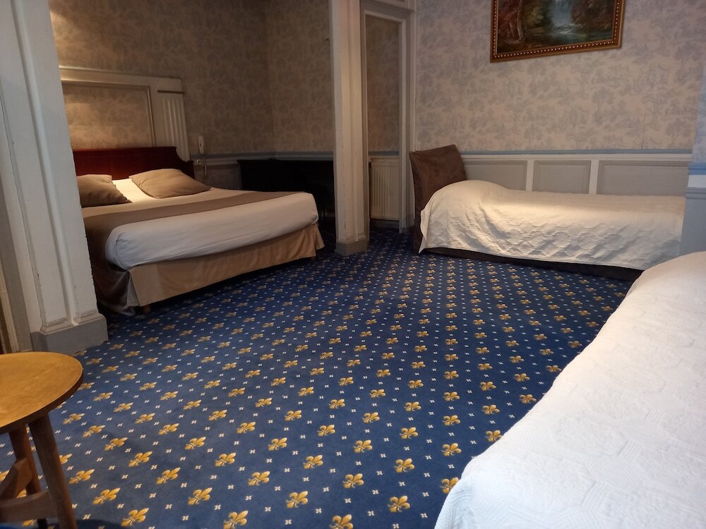 Четырёхместный номер Standard Brit Hotel Comtes De Champagne - Troyes Centre Historique