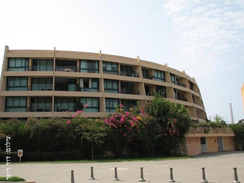 Апартаменты с 2 комнатами с балконом Caesarea Vacation Rooms