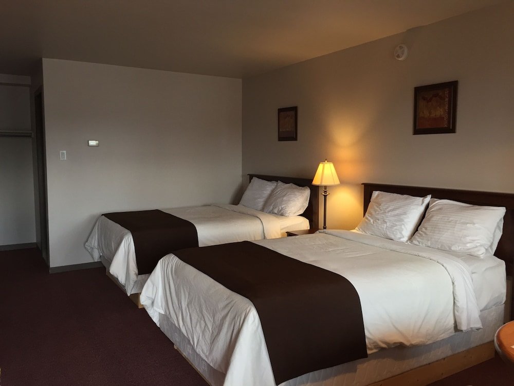 Четырёхместный номер Comfort Motel Le Radisson de Val-David