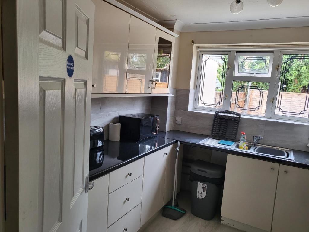 Apartment Elegant Home in Dagenham with free wi fi & free parking