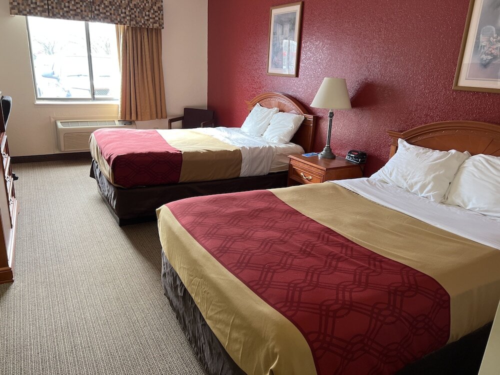 Economy room Express Inn & suites