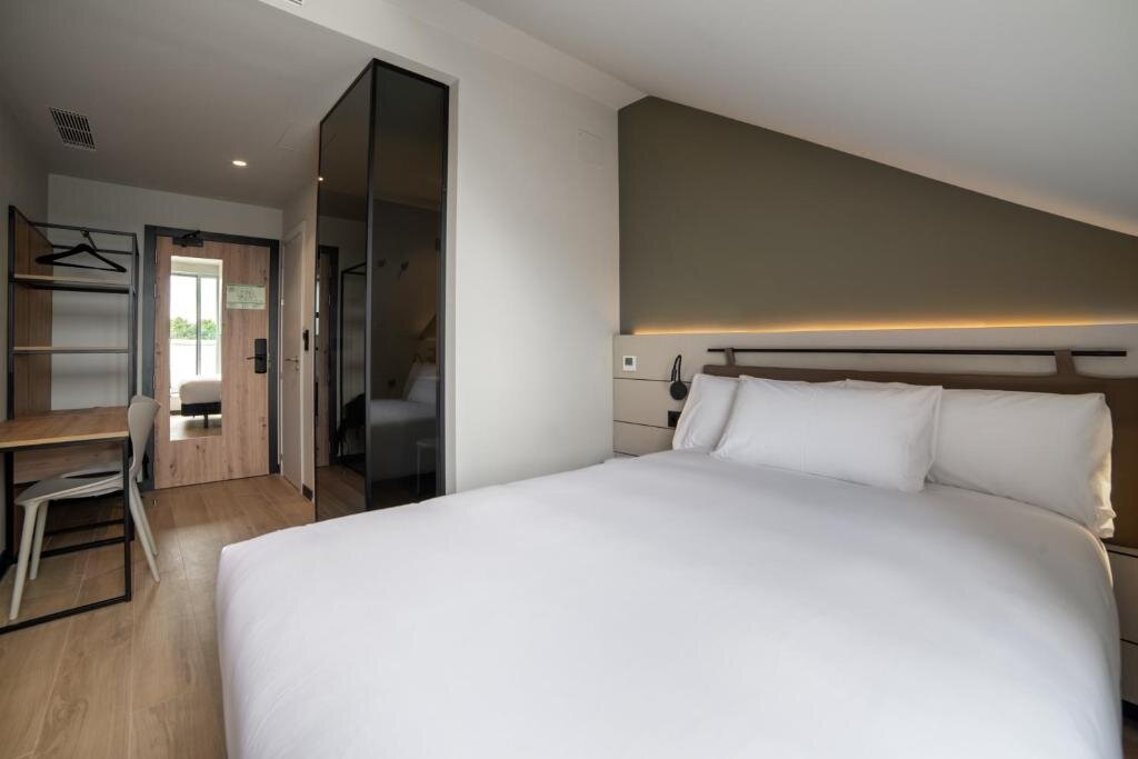 Двухместный номер Standard Hotel Bed4U Santander