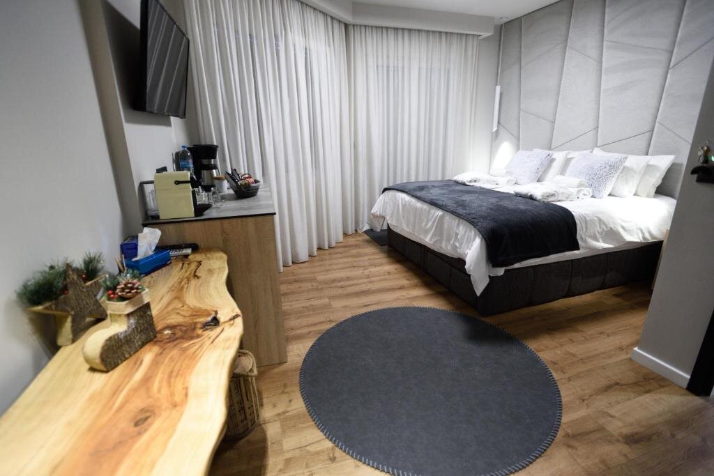 Superior Double room with partial sea view Magnifique Luxury Suites