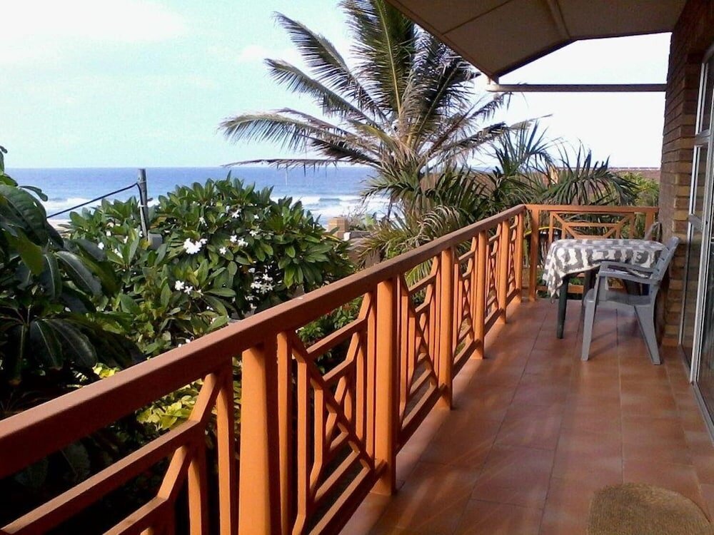 1 Bedroom Comfort Double room with balcony and with sea view Beachfront Cabanas
