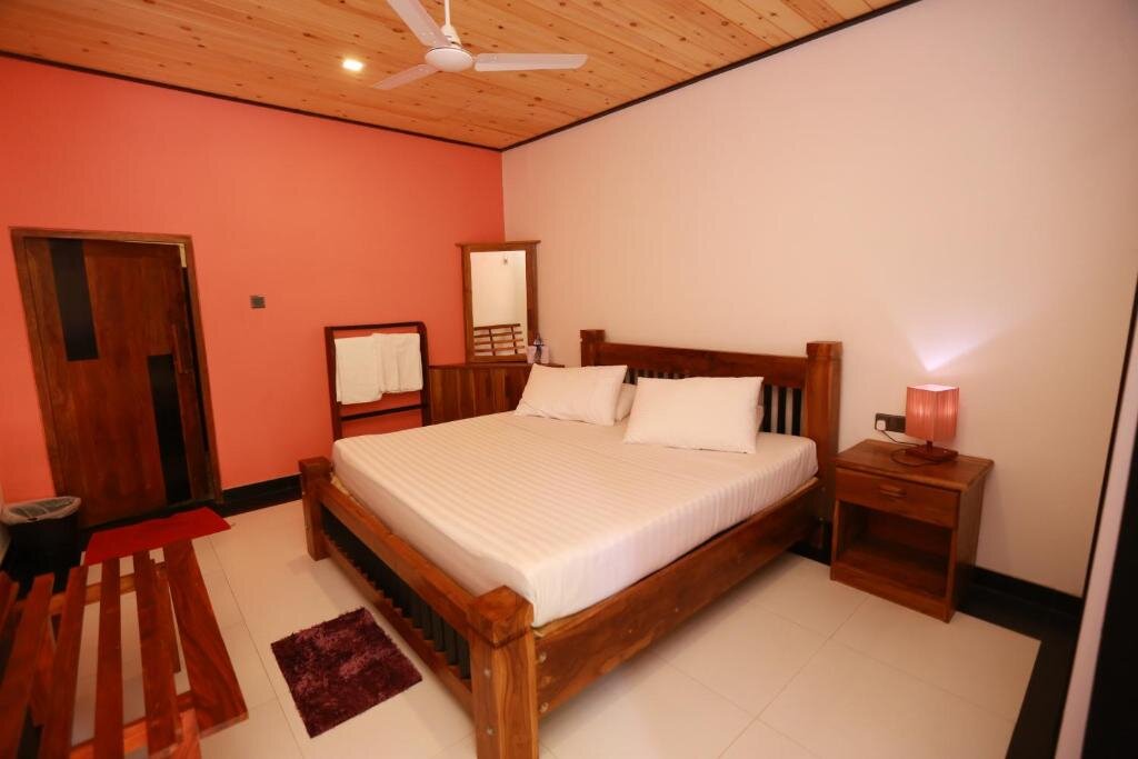 Deluxe Doppel Zimmer mit Balkon Eco Hotel Black & White - Anuradhapura