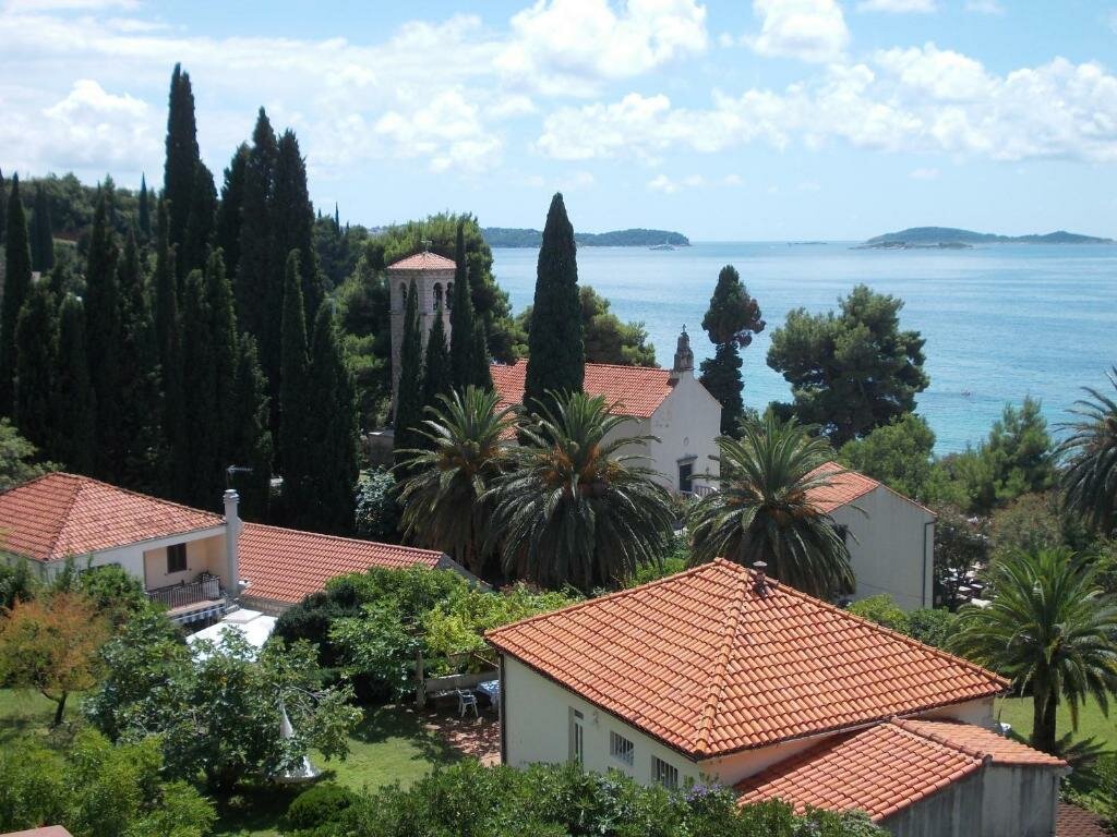 Апартаменты с видом на море Apartments Petrali