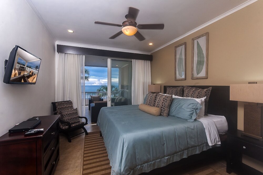 Апартаменты Deluxe с 2 комнатами beachfront The Palms by Dream Makers