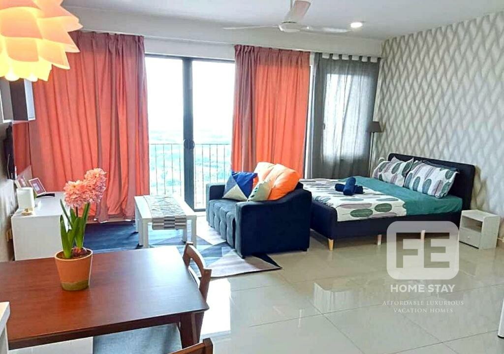 Apartment Netflix Wifi Trefoil Homestay Setia Alam FE Studo for 2 pax