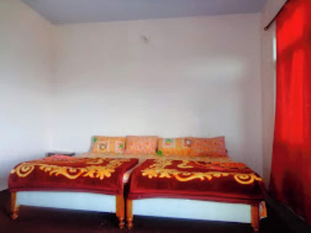 Deluxe quadruple chambre Snow View Guest House Kausani & homestay