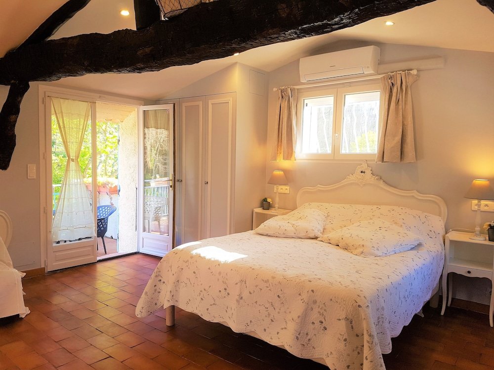 Standard Doppel Zimmer mit Balkon B&B with charm, quiet, kitchen, sw pool