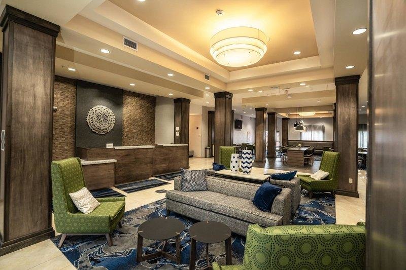 Кровать в общем номере Fairfield Inn & Suites by Marriott Kearney
