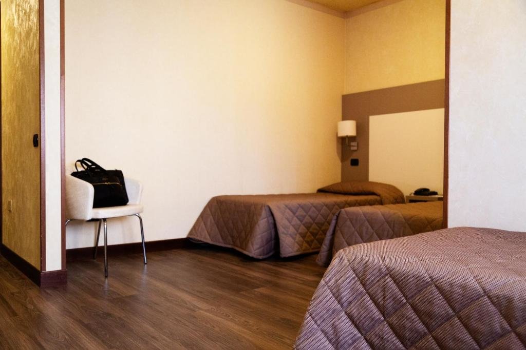 Standard Triple room iH Hotels Bologna Amadeus