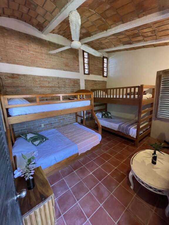 Кровать в общем номере (мужской номер) Hosteria Chata Adults Only