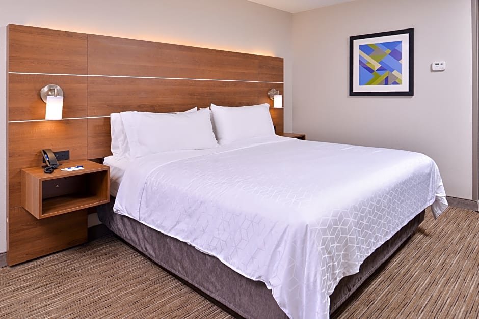 Double suite Holiday Inn Express & Suites Selma, an IHG Hotel
