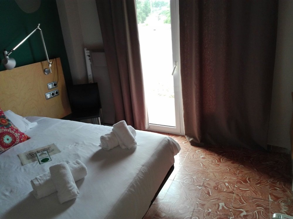 Двухместный номер Comfort с балконом Hostal La Fosca