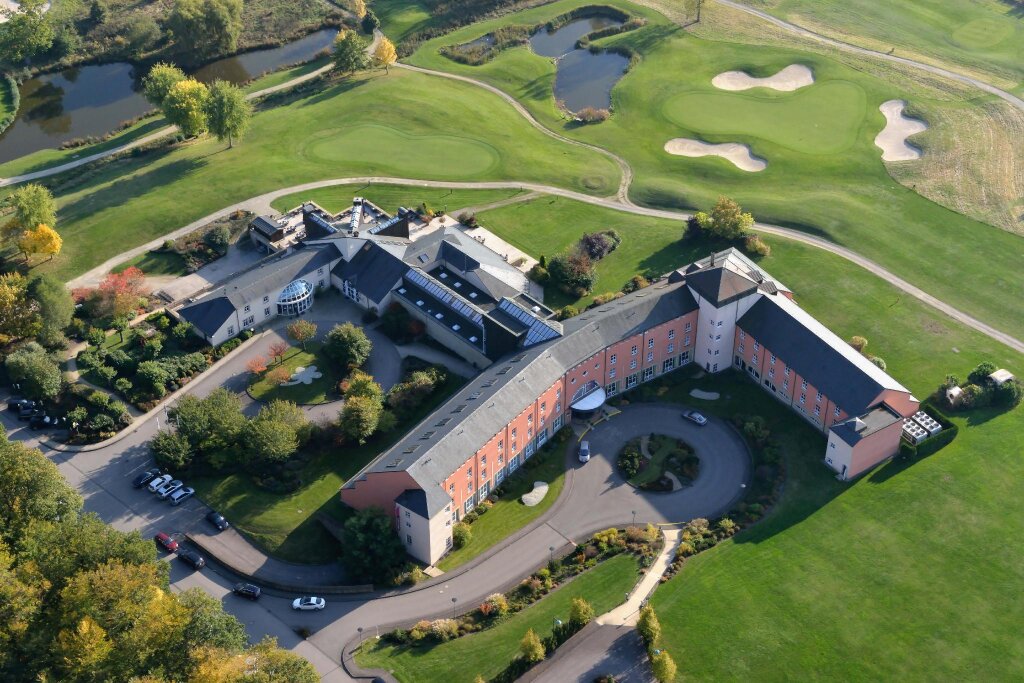 Семейный номер Standard Дуплекс Hotel Mercure Luxembourg Kikuoka Golf & Spa