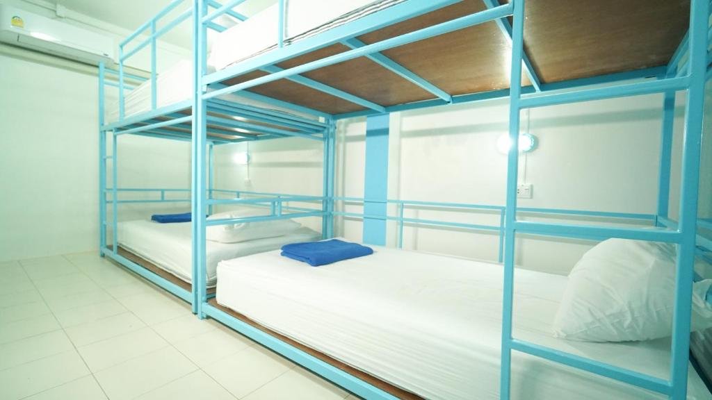 Кровать в общем номере (женский номер) Bodega Koh Phi Phi