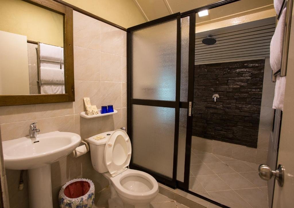 Standard Vierer Zimmer mit Gartenblick Kinabalu Park Hotel