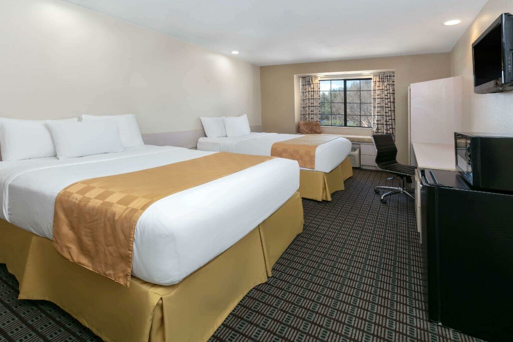 Standard Vierer Zimmer Microtel Inn & Suites