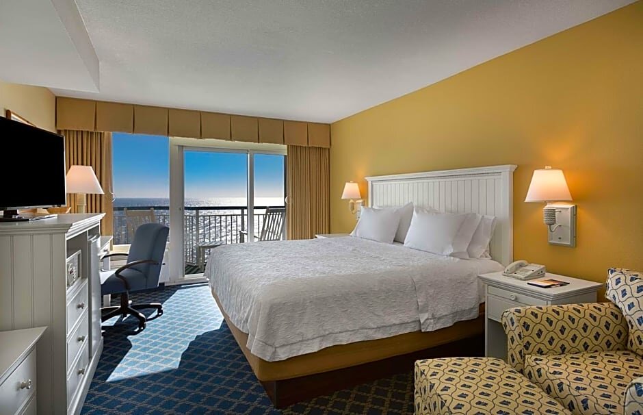 Люкс с 2 комнатами oceanfront Hampton Inn & Suites Myrtle Beach Oceanfront