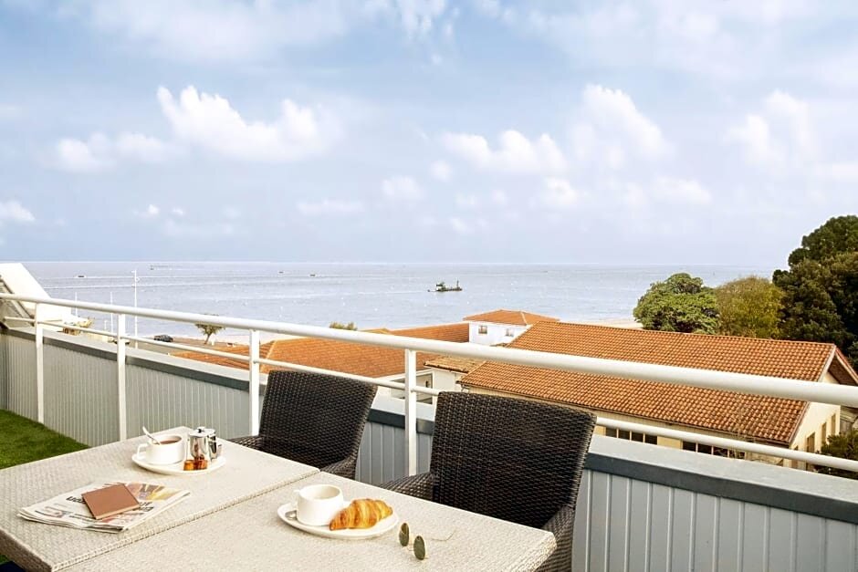 Номер Deluxe с балконом и с видом на море Hôtel Le B d'Arcachon by Inwood Hotels