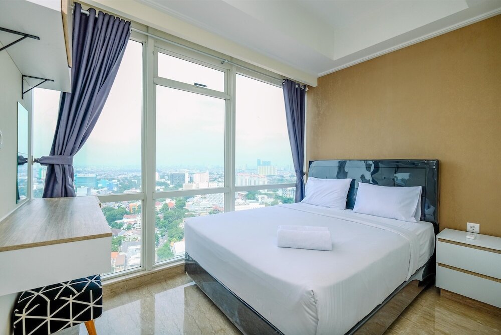 Apartment Modern Look And Comfy 2Br At Menteng Park Apartment