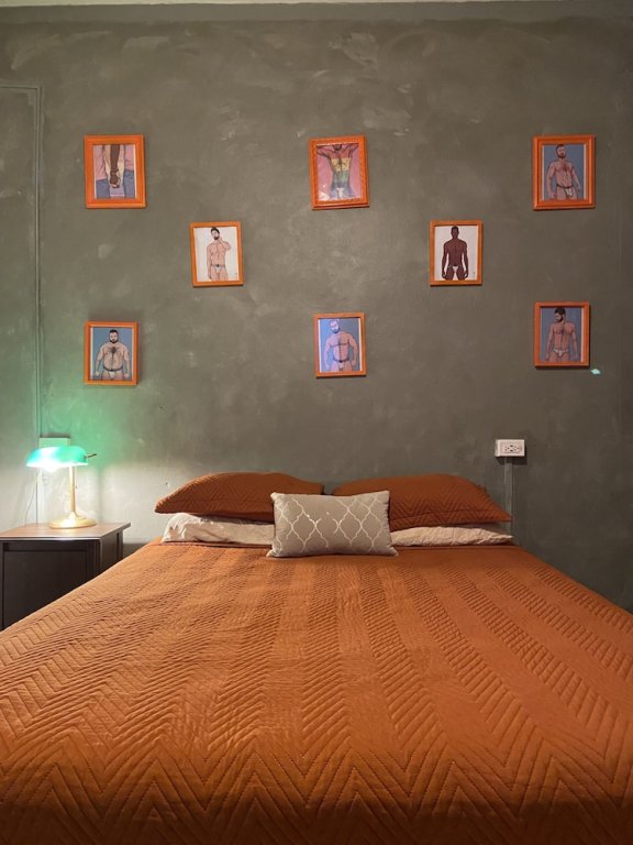 Кровать в общем номере (мужской номер) с видом на бассейн Coqui del Mar