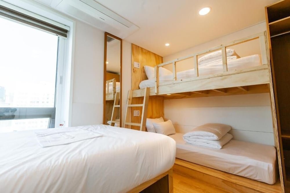 Standard Double Family room with city view Seoulite Inn Myeongdong Formerly - Step Inn Myeongdong 2